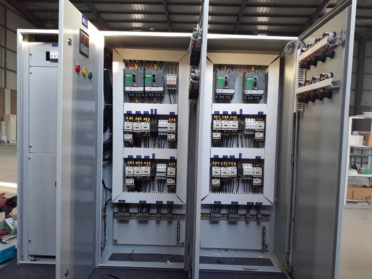 Motor control centers (MCC)